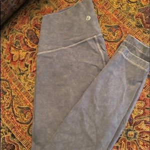 Lululemon Wunder Under HR “to dye for” 
28" -MINT